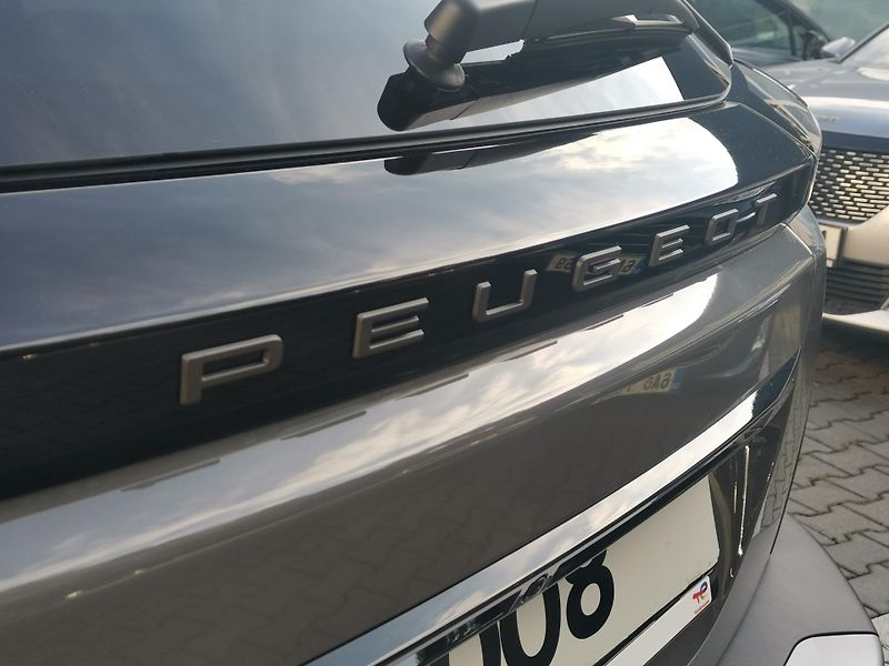 Peugeot 2008 ALLURE Hybrid 145 e-DCS6 - fotka 8 z 13