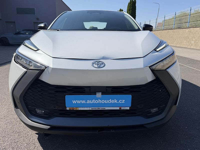Toyota C-HR 1,8i hybrid automat navigace - fotka 8 z 21