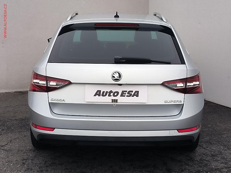 Škoda Superb (2015) 2.0 TDi, Style, DSG, bixen - fotka 5 z 25