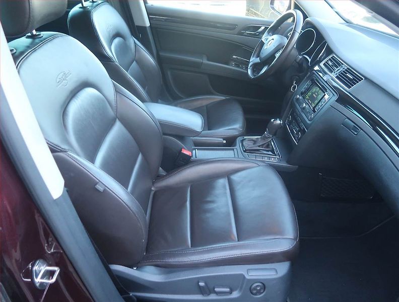 Škoda Superb (2013) Laurin&Klement 2.0 TDI - fotka 9 z 15