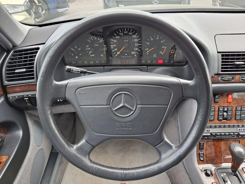 Mercedes-Benz Třídy S (1991) 400 SEL 4,2i 210kW - fotka 26 z 31