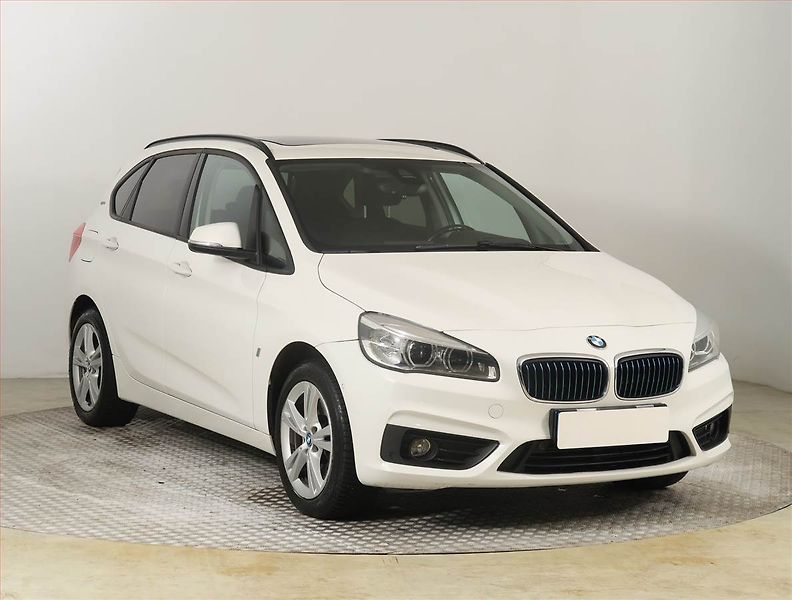 BMW Řada 2 (2017) 225xe Active Tourer, 4X4 - fotografie inzerátu