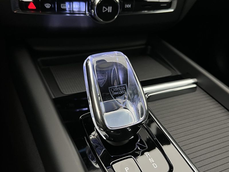 Volvo XC60 (2026) B5 AWD BLACK EDITION PLUS AUT - fotka 31 z 45