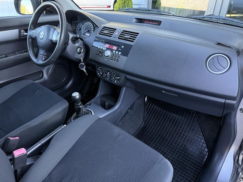 Suzuki Swift 1.3 68kW Klima ČR - fotka 10 z 16
