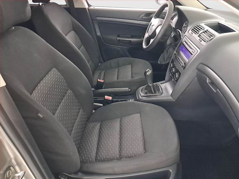 Škoda Octavia (2009) 1.4 TSI, Park. senzory - fotka 9 z 16