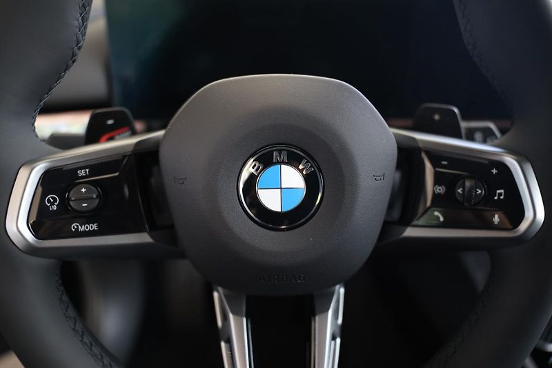 BMW Řada 5 540d xDrive Touring - fotka 11 z 18
