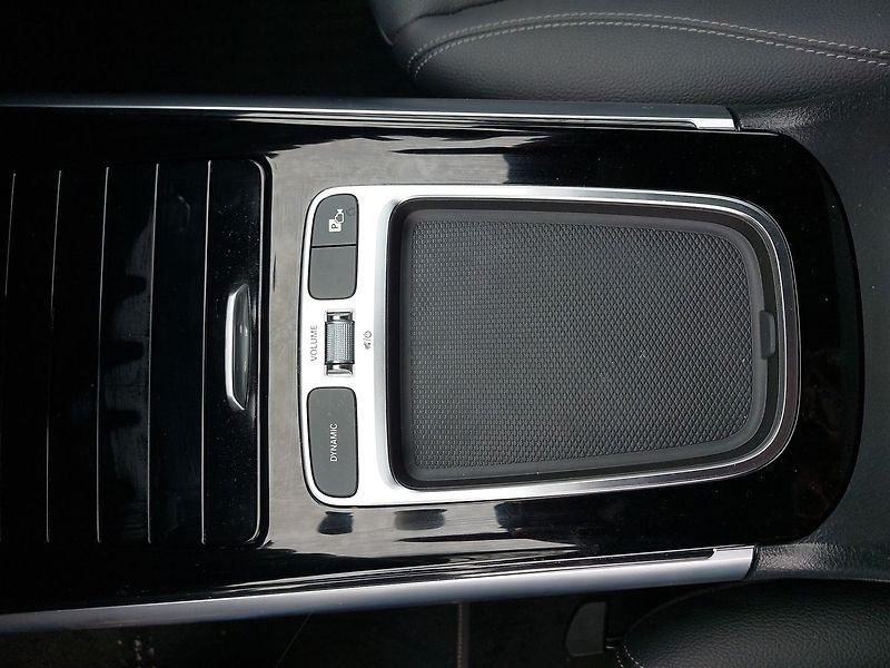 Mercedes-Benz GLA GLA180d - fotka 20 z 26