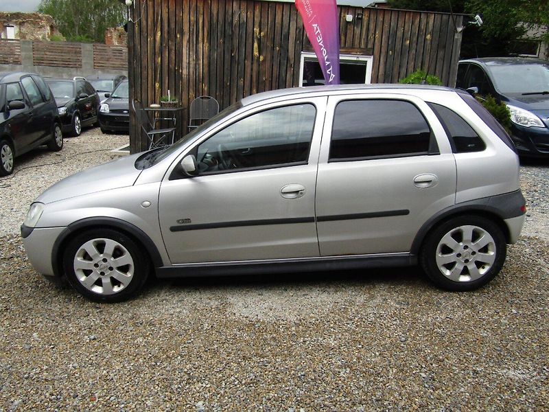 Opel Corsa (2002) GSi 1.8 16VC 92kW - fotka 3 z 38