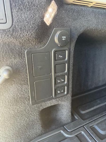 Land Rover Discovery (2019) 3,0 TDV6 HSE 2. majitel - fotka 8 z 30
