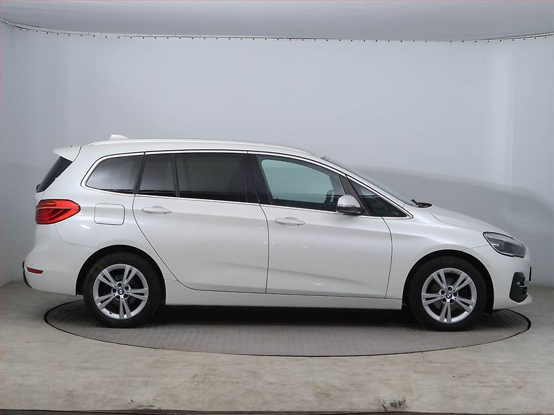 BMW Řada 2 (2021) 216d Gran Tourer, Automat - fotka 6 z 18