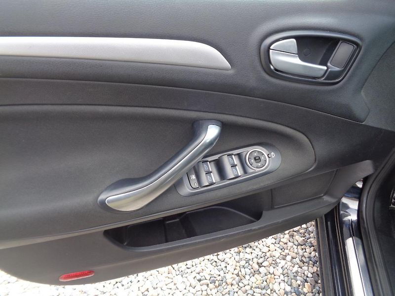 Ford Mondeo 2,0 - fotka 13 z 14