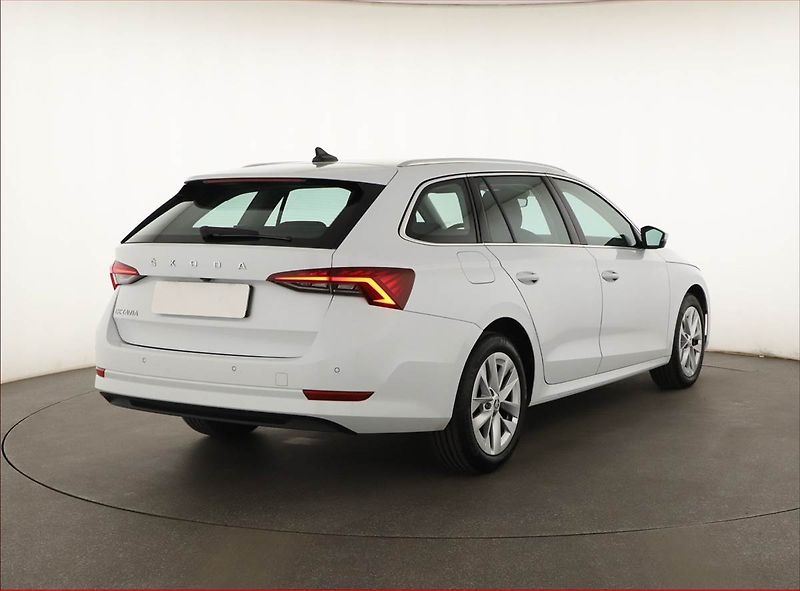 Škoda Octavia (2022) 2.0 TDI, ČR,1.maj, Serv.kniha - fotka 5 z 20