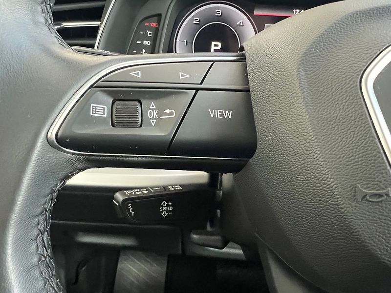 Audi Q7 S-line  45TDI 170kW - fotka 7 z 22