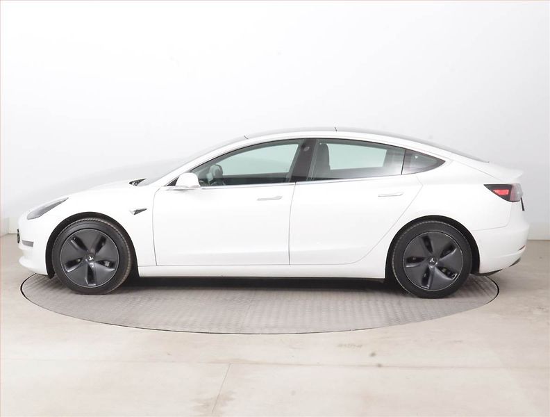 Tesla Model 3 (2019) Long Range 4WD 78kWh, SoH 85% - fotka 3 z 22