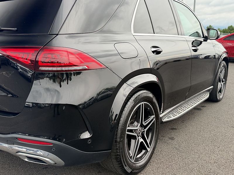 Mercedes-Benz GLE 300 d 4MATIC AMG Burmester - fotka 12 z 37