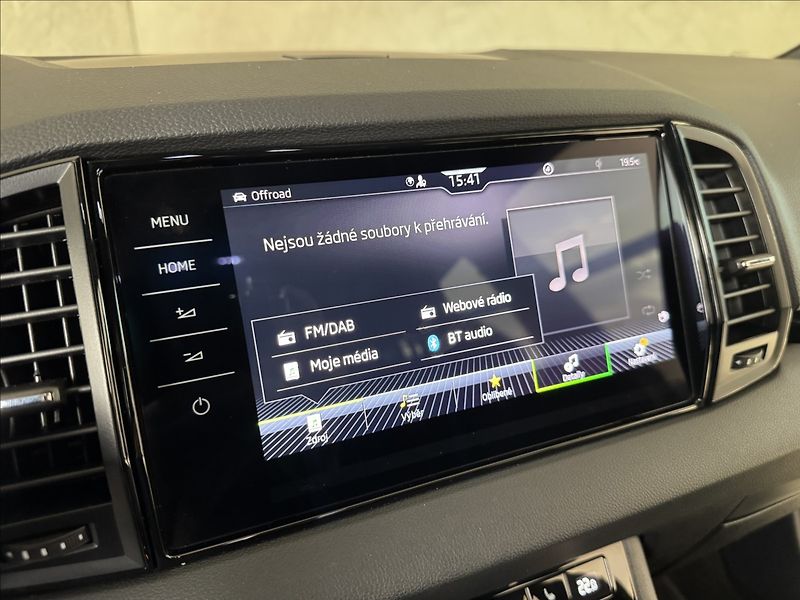Škoda Karoq 2,0 TDi  DSG 4x4 Sportline LED - fotka 37 z 44