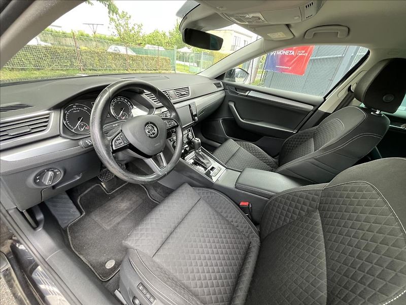 Škoda Superb 2,0 TDi DSG  NAVI BIXEN ACC AL - fotka 15 z 50