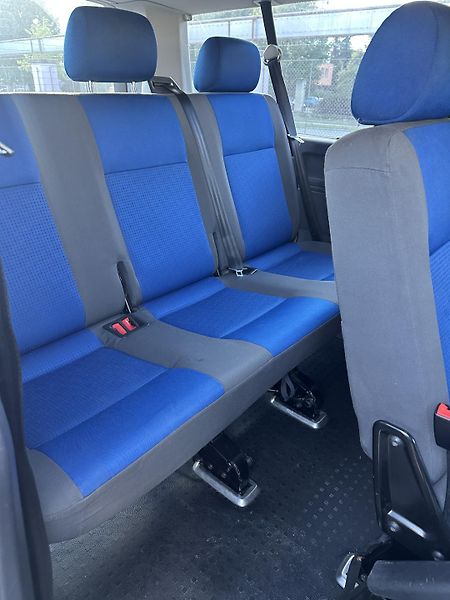Volkswagen Caravelle (2005) 2.5 TDI 128kw 4x4 8 míst - fotka 7 z 19