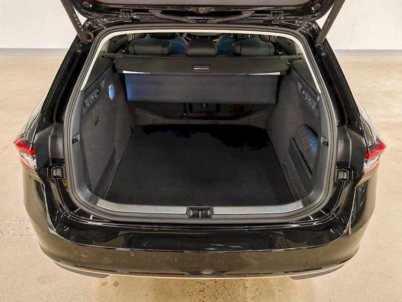 Škoda Superb (2025) Combi 2.0 TDI 142 kW DSG 4x4 L - fotka 33 z 36