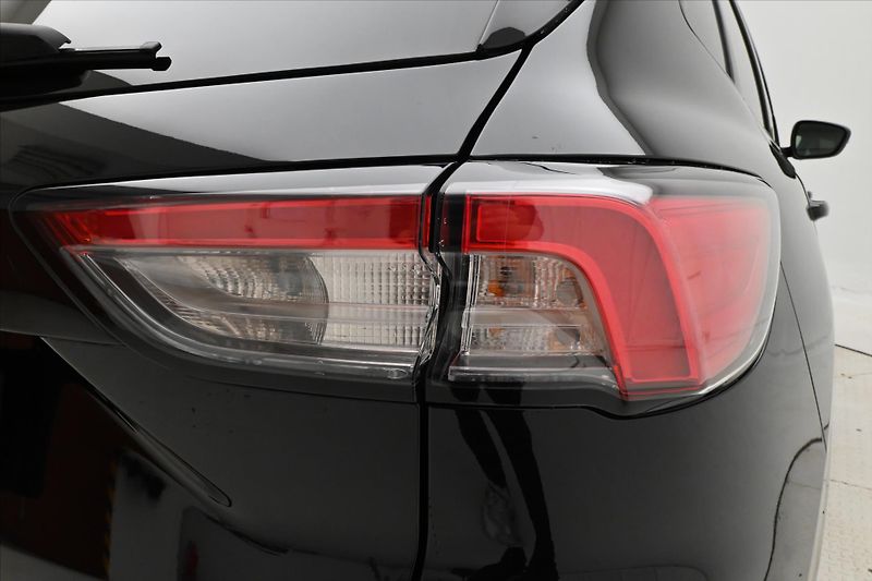 Ford Kuga 2,5 PLUG-IN 112 kW ST-LINE Zár - fotka 31 z 32