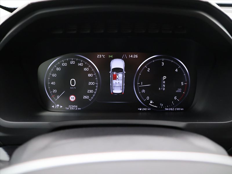 Volvo XC90 2,0 D5 177kW AWD CZ Inscriptio - fotka 17 z 36