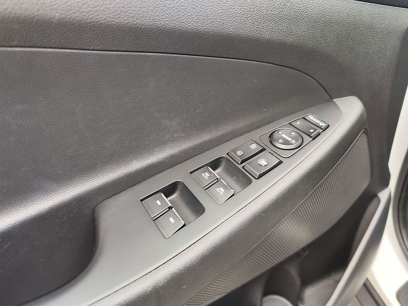 Hyundai Tucson 2.0 CRDI/136kW Adventure DCT - fotka 25 z 28