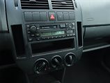 Volkswagen Polo (2003) Trend 1.2, po STK, servisované - náhled 12