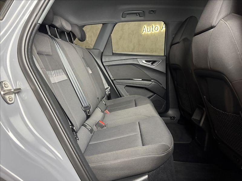 Audi Q4 e-tron 35 125kW Sport LED Matrix - fotka 14 z 47