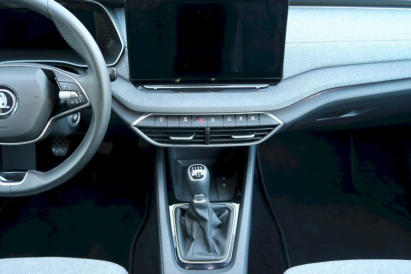 Škoda Octavia (2024) Top Selection 1.5 TSI 110 kW - fotka 22 z 28