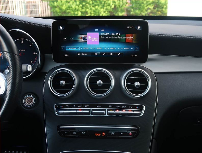 Mercedes-Benz GLC (2020) AMG line 300 d 4MATIC - fotka 12 z 26