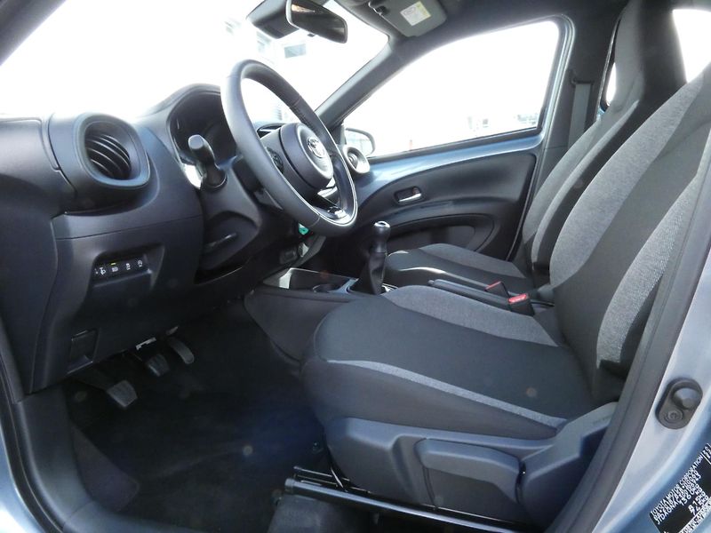 Toyota Aygo (2024) 1,0 53KW - fotka 19 z 30