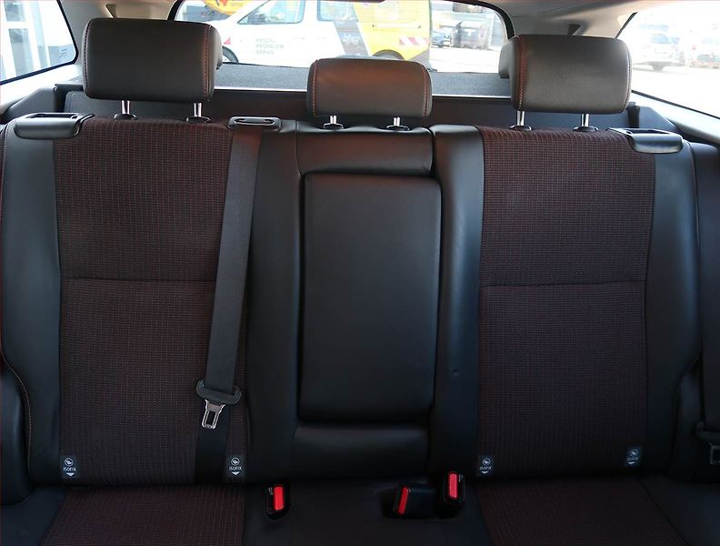 Toyota Auris (2017) Executive 1.6 Valvematic - fotka 10 z 22
