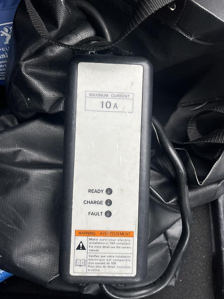 Peugeot iOn (2012) Elektro 16kwh 35kw  - fotka 10 z 26