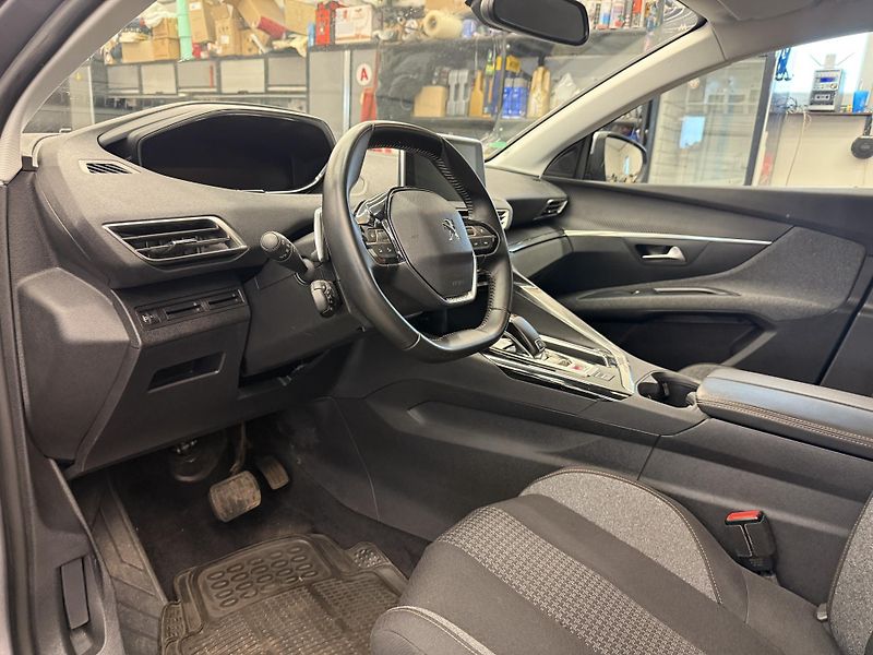 Peugeot 5008 BLUEHDI Business - fotka 7 z 18
