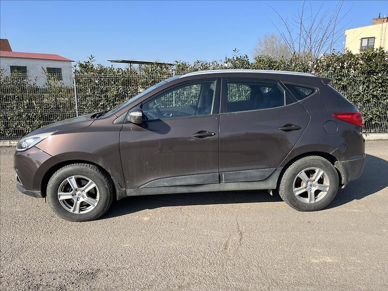 Hyundai ix35 1,7 CRDi 85KW KLIMA ALU 2xKOLA - fotka 4 z 31