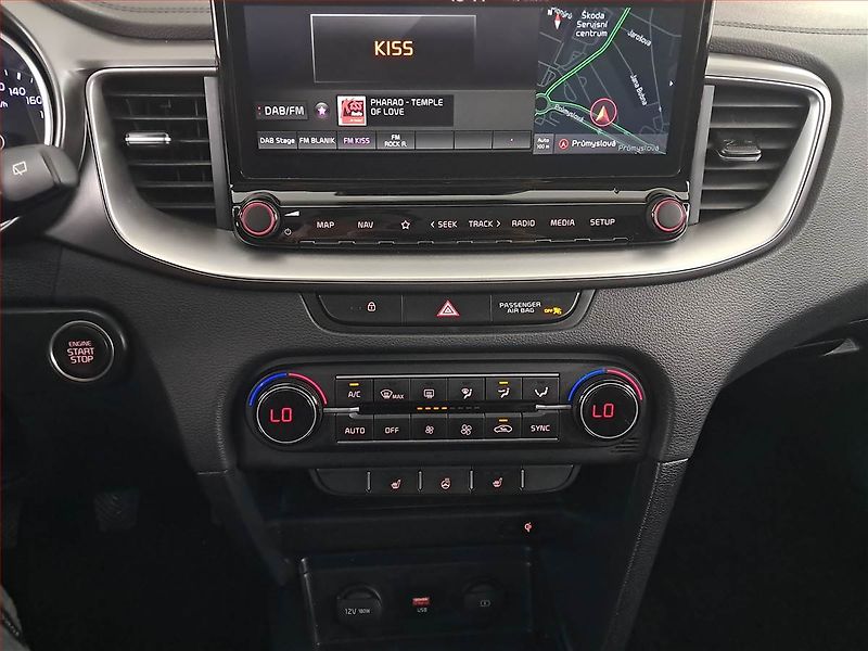 Kia Ceed (2022) 1.6 CRDi, Serv.kniha, Navi - fotka 12 z 21