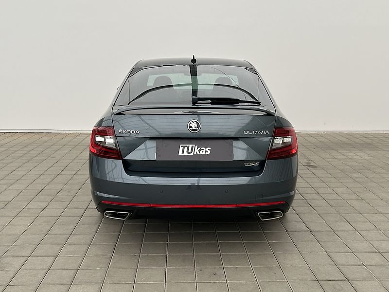Škoda Octavia 2.0 TSI RS - fotka 4 z 35
