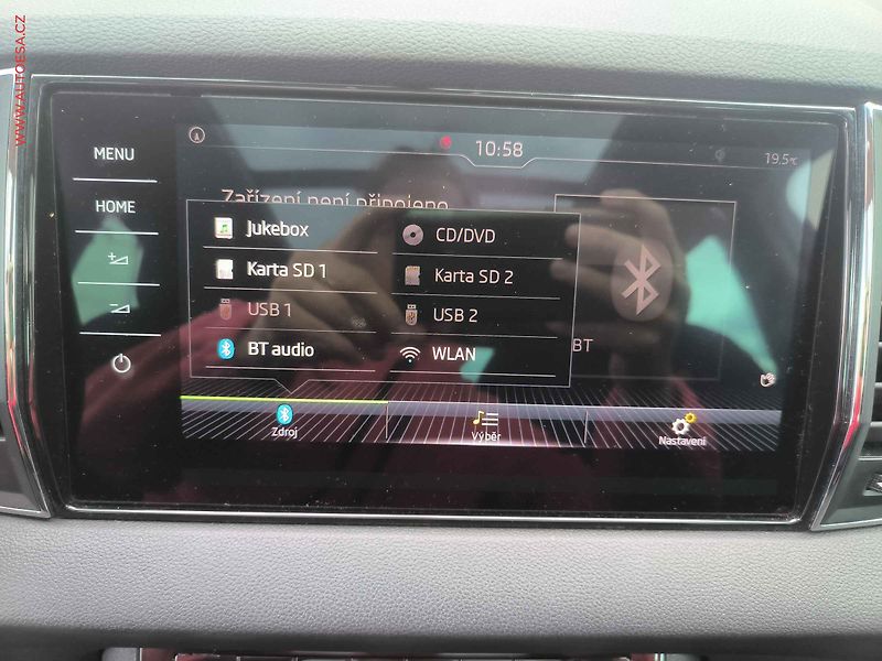 Škoda Karoq (2018) 1.5 TSi, Style, LED, panor - fotka 15 z 24