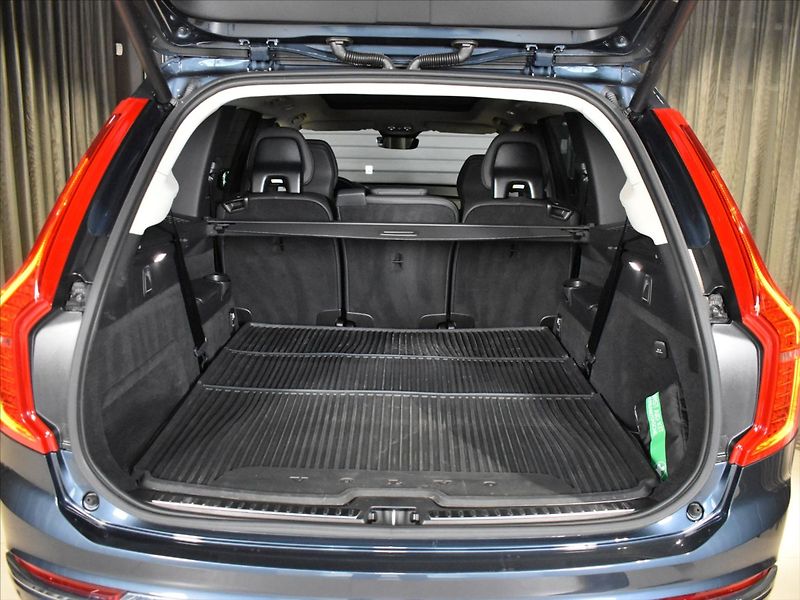 Volvo XC90 2,0 B5 AWD PLUS Bezklíč,Pano - fotka 10 z 23