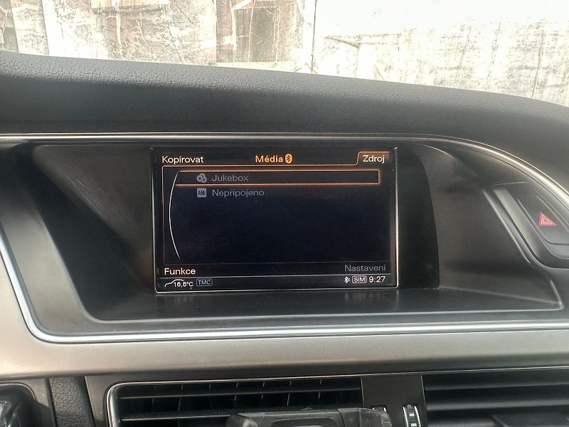 Audi A4 (2012) 2.0TDi,105KW,VYHŘ.SED.,TEMP. - fotka 15 z 27