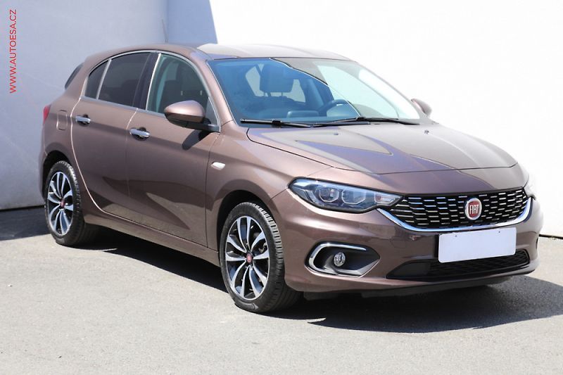Fiat Tipo (2019) 1.4i, Lounge, navi, kamera - fotka 1 z 3