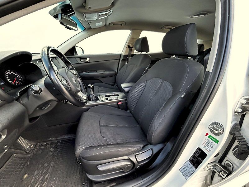 Kia Optima (2017) SW 1.7 CRDi 104kW MP6 Business - fotka 23 z 32