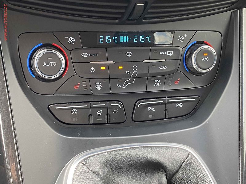 Ford Kuga (2017) 1.5 EB, Titanium, navi - fotka 14 z 16