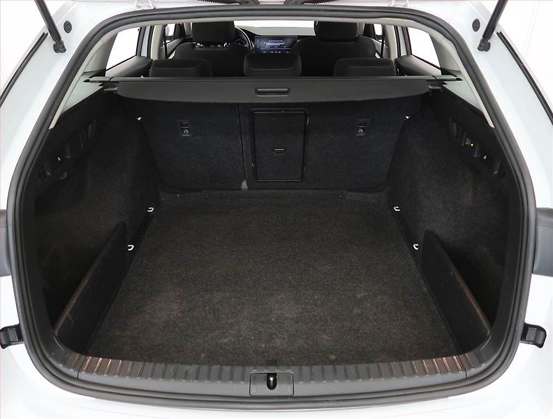 Škoda Octavia (2021) 2.0 TDI, Automat, Navi - fotka 14 z 26