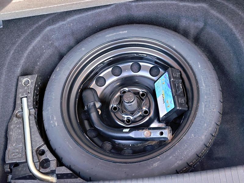 Volkswagen Golf CZ, VÝBAVA, SERV.KN.CEBIA      - fotka 25 z 74