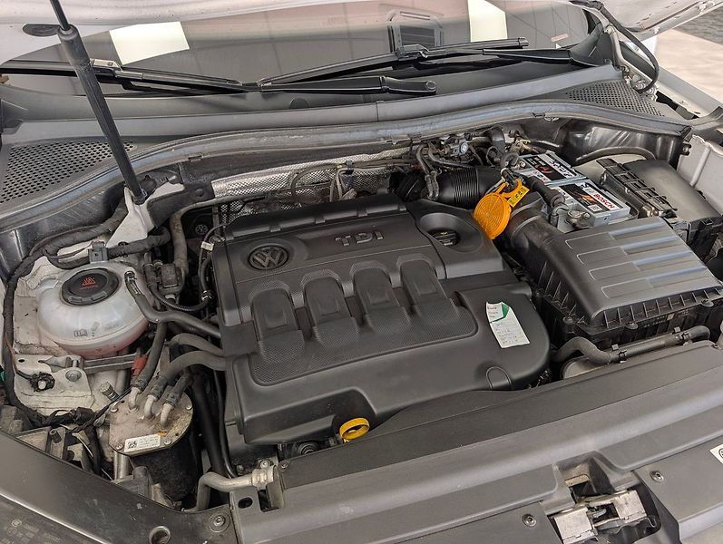 Volkswagen Tiguan 2.0 TDI 4X4 R-LINE - fotka 26 z 27