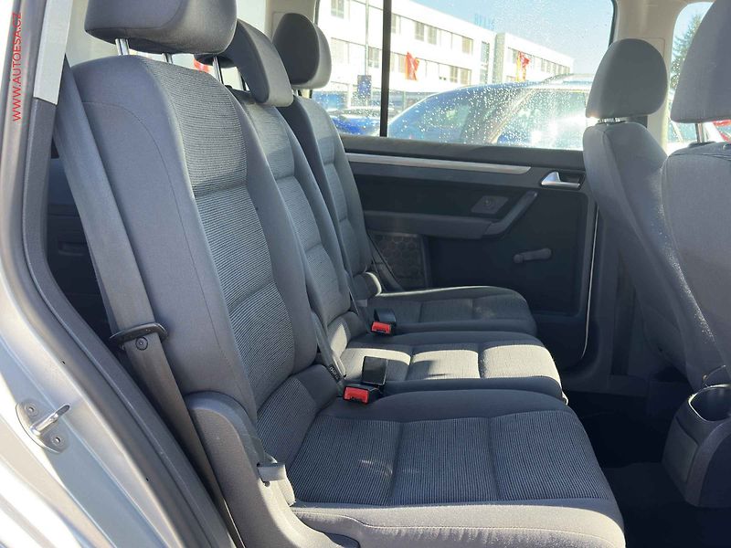 Volkswagen Touran (2009) 1.9TDi, AC, temp - fotka 12 z 16