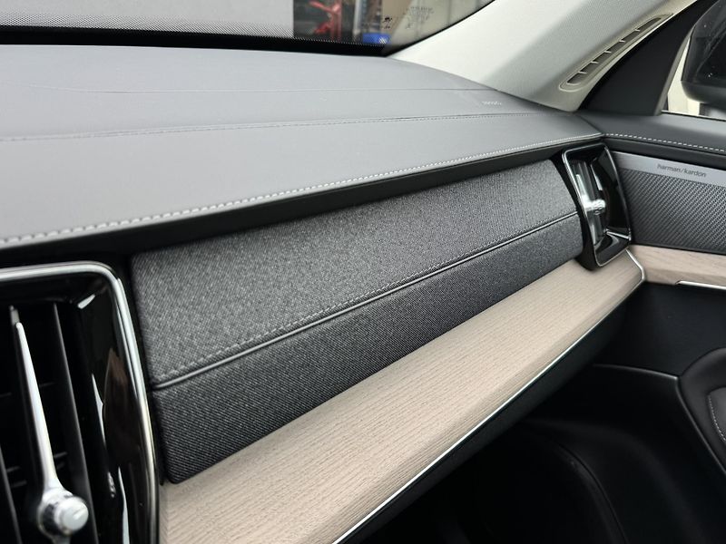 Volvo XC90 T8 AWD PLUS BRIGHT/ 360 / kola - fotka 21 z 62