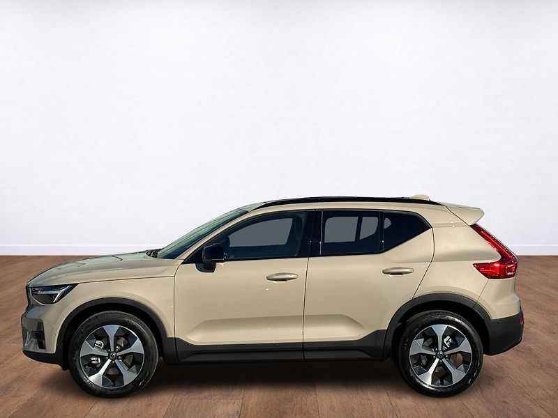 Volvo XC40 (2026) ULTRA DARK B4, 360°, PIXEL LED - fotka 2 z 23