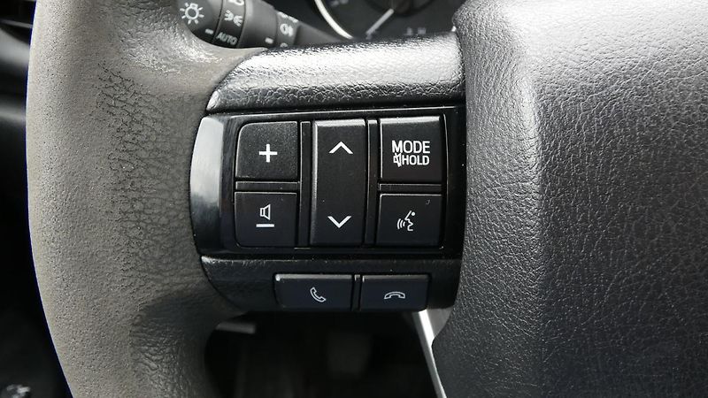 Toyota Hilux 2.4 D-4D Double Cab 4x4 Live - fotka 11 z 21